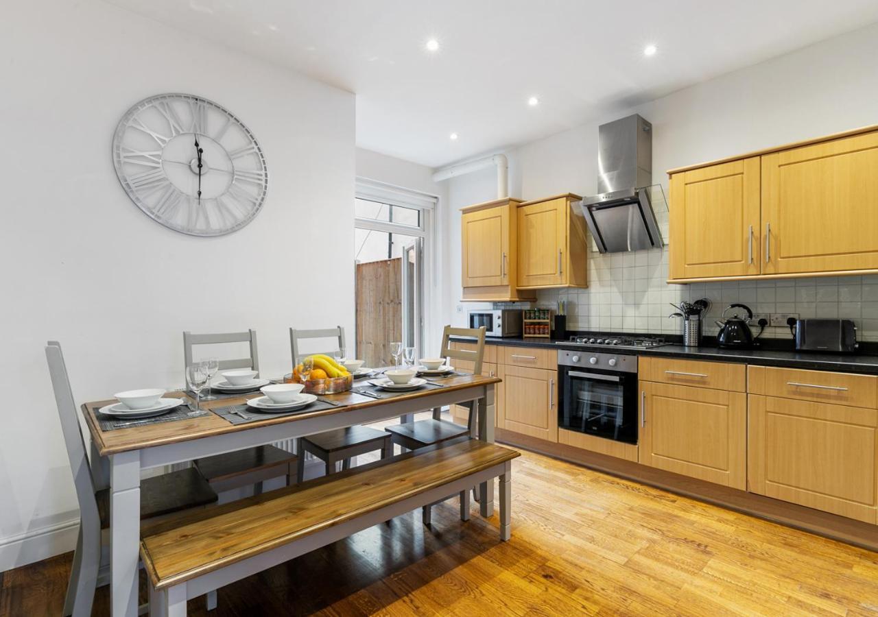Apartamento Two Bed Flat In Bush Hill Park Enfield Exterior foto