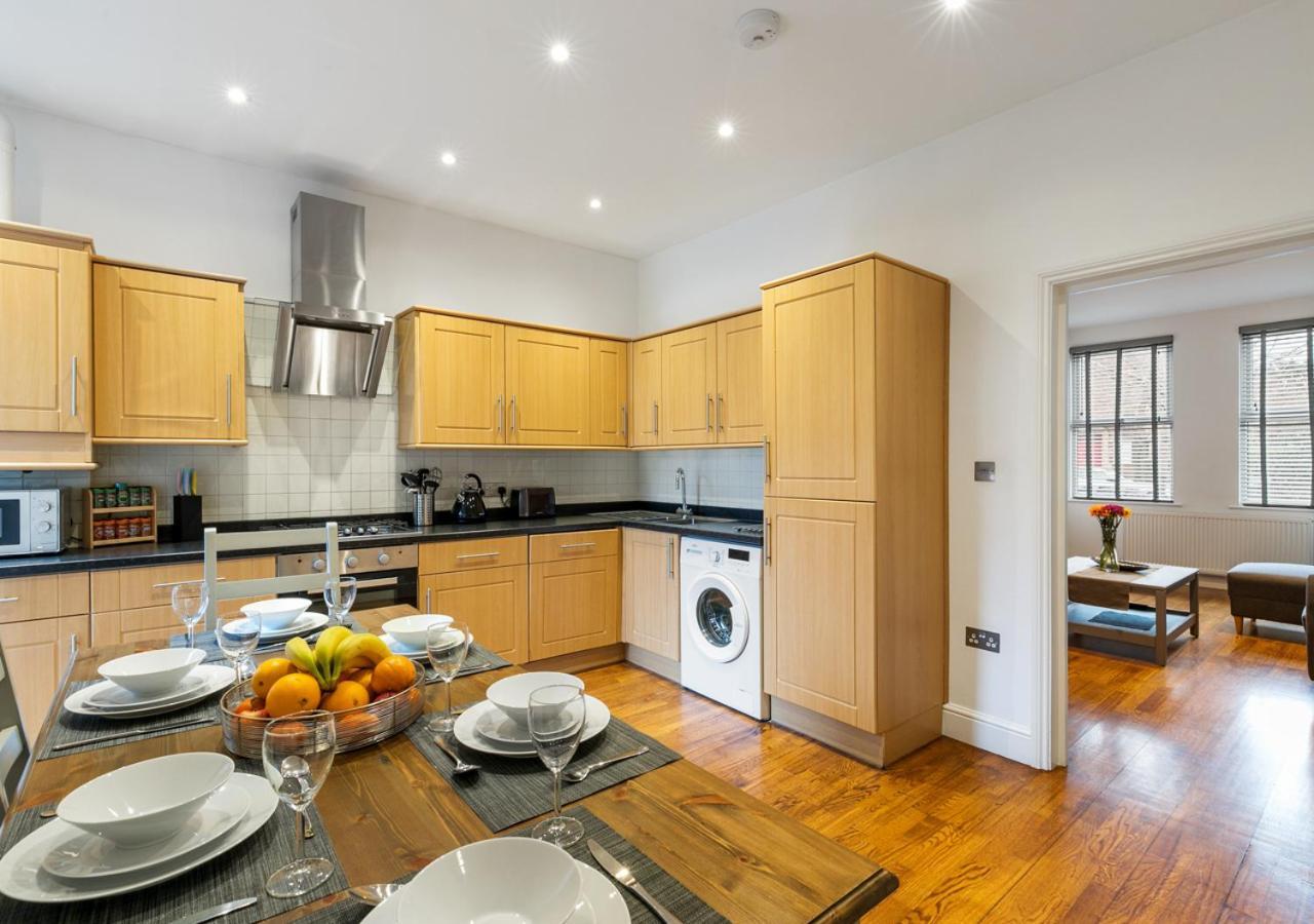 Apartamento Two Bed Flat In Bush Hill Park Enfield Exterior foto