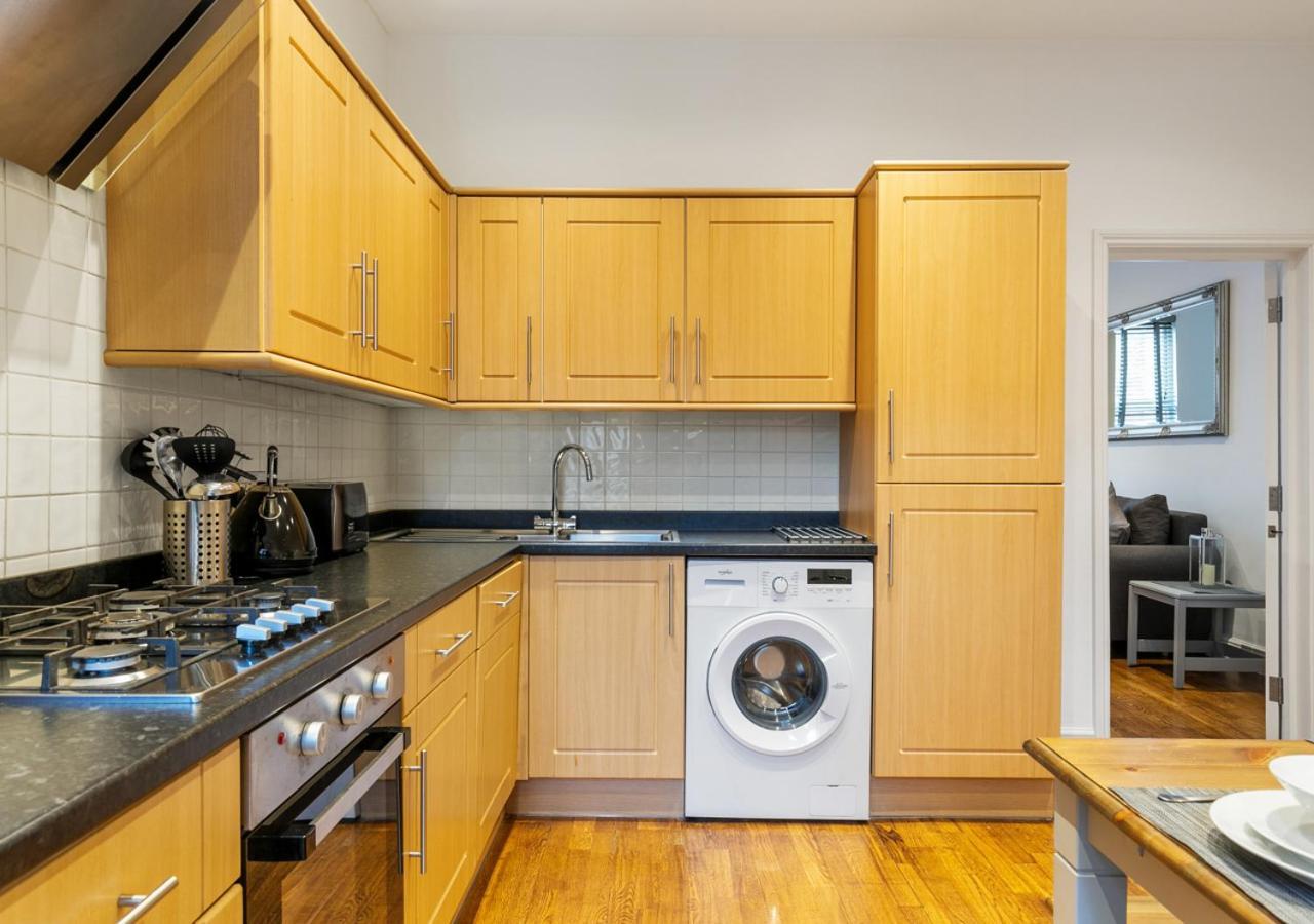 Apartamento Two Bed Flat In Bush Hill Park Enfield Exterior foto