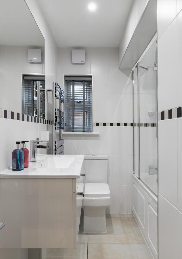 Apartamento Two Bed Flat In Bush Hill Park Enfield Exterior foto